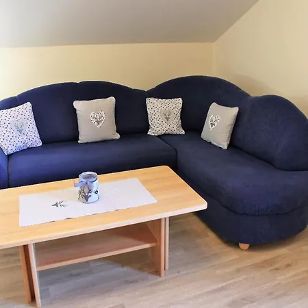 Cornelia Frisch Apartman *